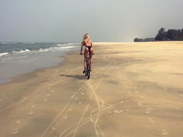 Lisa's Beach Tales Lisa's Beach Tales