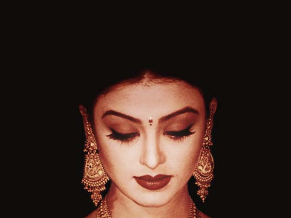 Rekha Calls Aishwarya Rai 'Cool' Moon Faced Girl Rekha Calls Aishwarya Rai 'Cool' Moon Faced Girl
