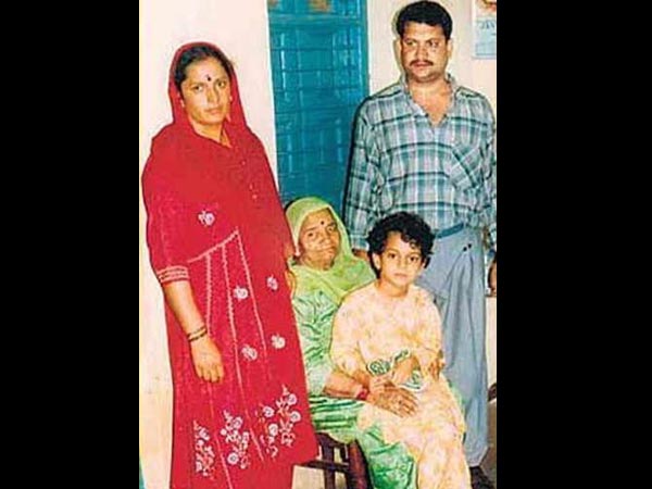 Karan Johar Tries To Fight Back, Loses!