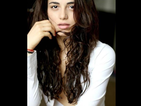 Radhika Loves Acting