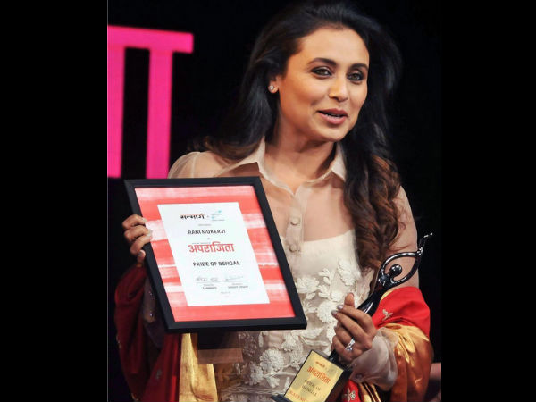 rani-mukerji-receives-the-pride-of-bengal-award-says-there-s-no-life-without-hiccups rani-mukerji-receives-the-pride-of-bengal-award-says-there-s-no-life-without-hiccups