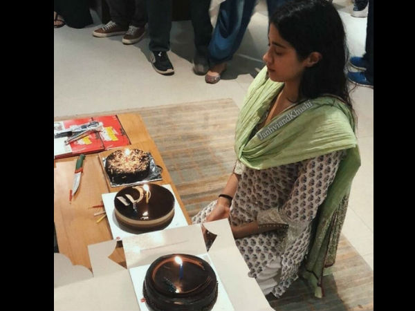 Janhvi’s Well Wishers Made Sure To Sush The Trollers