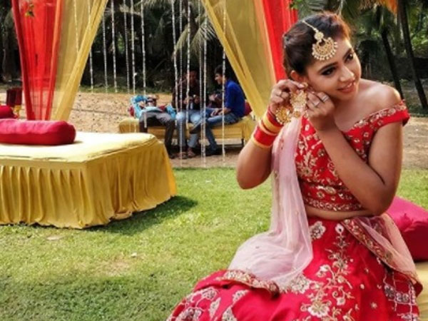 Meet the Queen of Creating Chat groups – Niti Taylor 