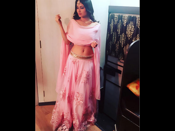 No Mouni, No Naagin No Mouni, No Naagin