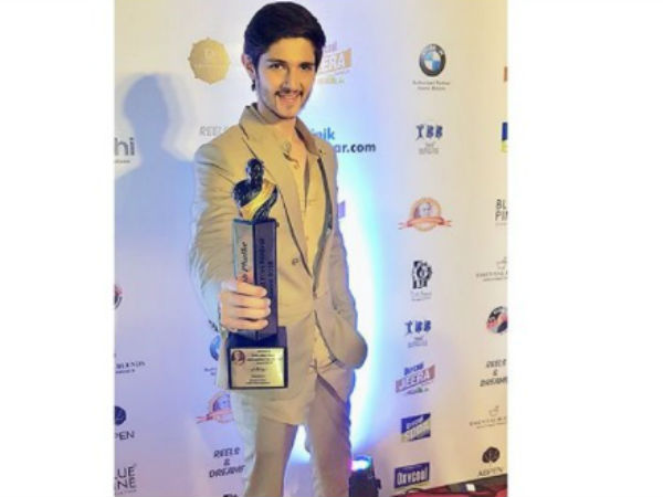 Rohan Mehra Bags People’s Choice (Male) Award Rohan Mehra Bags People’s Choice (Male) Award