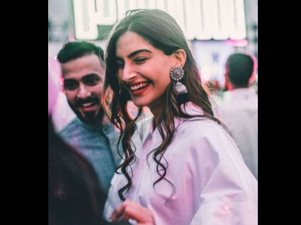 No Wedding Cards For Sonam's Wedding?