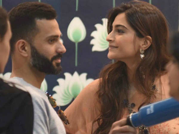 Sonam- Anand Opt For E-Wedding Cards?