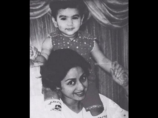 Khushi's Wallpaper Is Also Going Viral For All The Sweet Reasons 