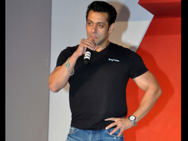 Fans Support Their 'Bhaijaan' Fans Support Their 'Bhaijaan'