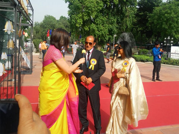 16:00 pm: Akshaye Khanna Arrives