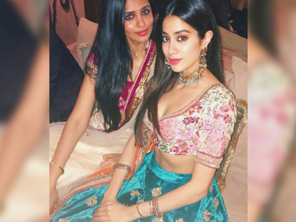 Fans Target Janhvi's Nose Surgery Fans Target Janhvi's Nose Surgery