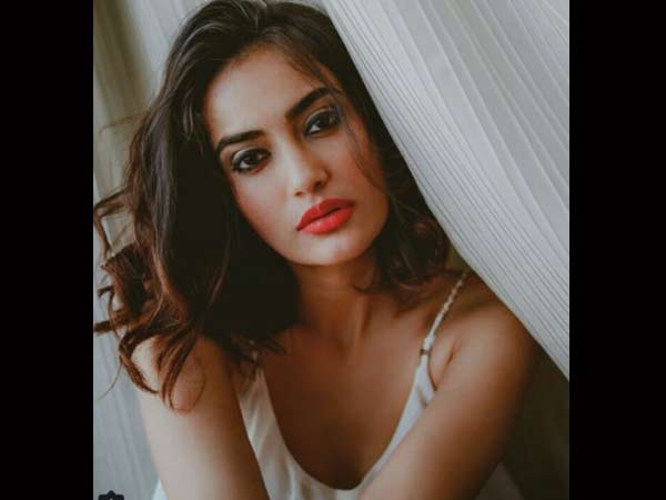 She Is Bombshell Beauty In This Picture