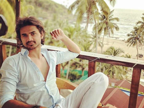 Prateek Too Denies Dating Rumours