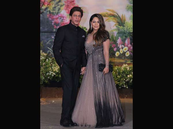 SRK Is An Ideal Husband & A Father!