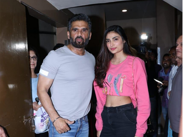 Suniel Shetty With Daughter Athiya Shetty