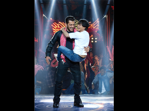 Salman Khan Promoting Shahrukh Khan's Zero