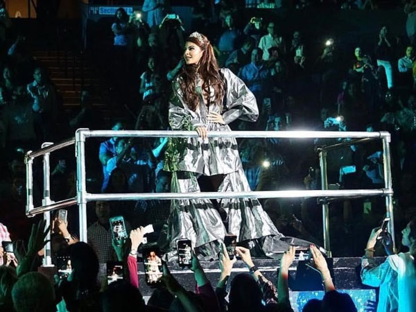 Jacqueline's Electrifying Performance