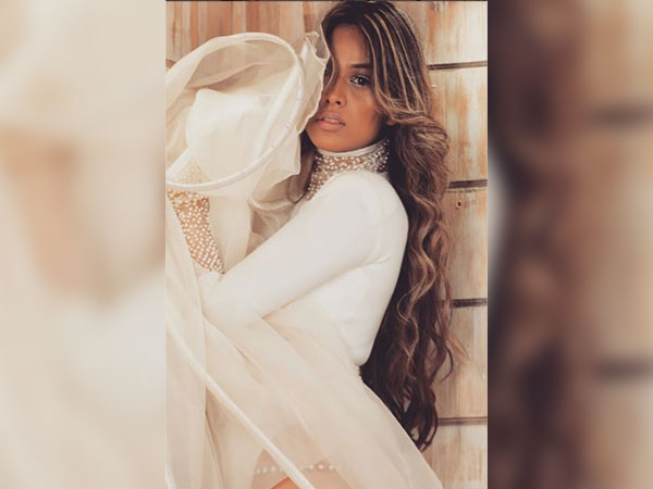 Nia Sharma’s Dress At Gold Awards Nia Sharma’s Dress At Gold Awards