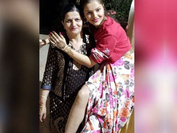 Rubina Dilaik Flaunting Her Mehendi
