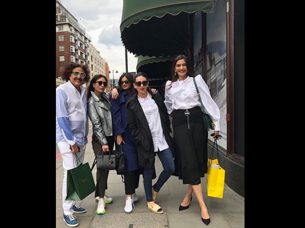 Chilling With Sonam Kapoor