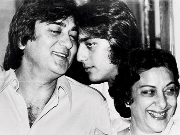 Sanjay's Reaction On Nargis Dutt's Death 