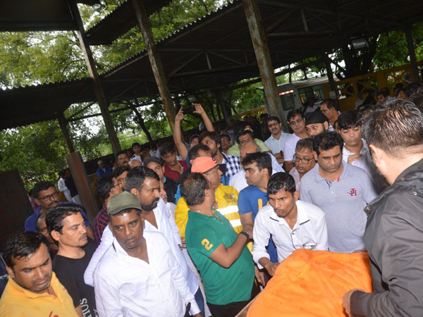 About Kavi Kumar Azad