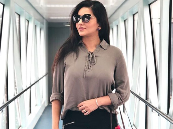 Monalisa Bags A Big Role!