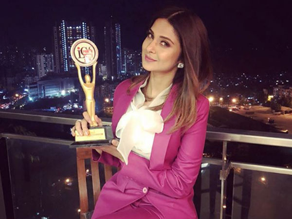 Jennifer Bags Another Award