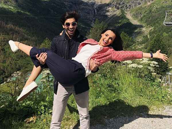 They Live Chatted With Fans From Switzerland! They Live Chatted With Fans From Switzerland!