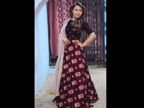 She Asks The Trollers