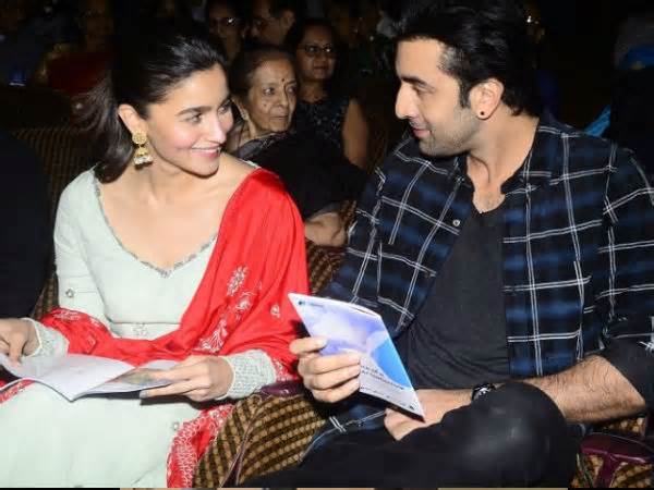 Even Mahesh Bhatt Makes Alia-Ranbir’s Relationship Official Even Mahesh Bhatt Makes Alia-Ranbir’s Relationship Official