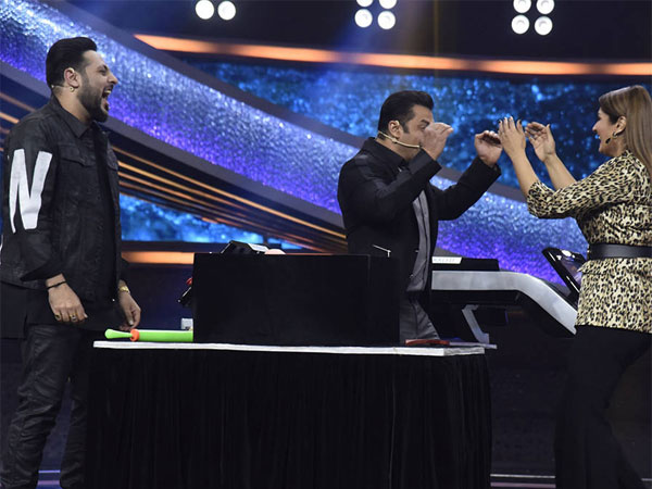 Badshah & Raveena Graced The Show 