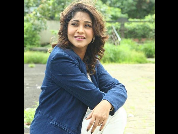 Amrapali Faces A Terrible Incident On Flight