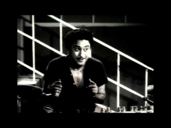 Ek Ladki Bheegi Bhaagi