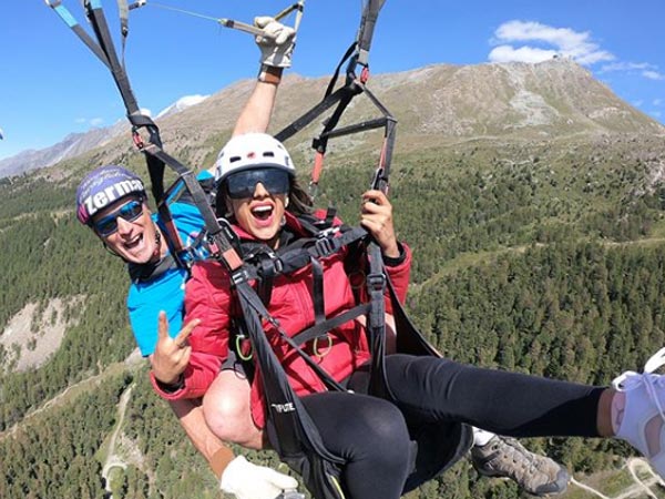 Nia Flew Between The Mountains