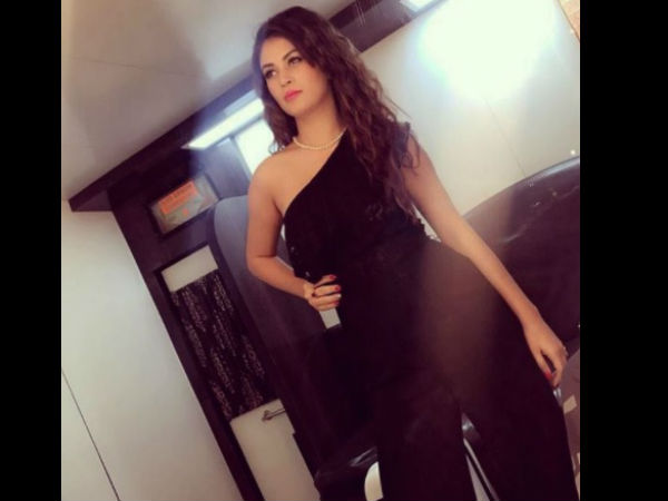 Fans Troll Bandgi For Calling Dipika A Worst Performer & Weak Person!