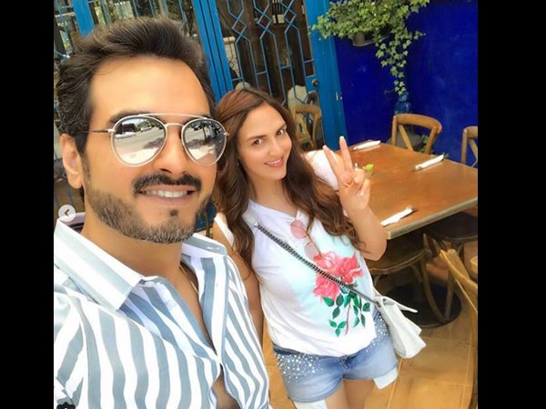 Esha Deol & Bharti Takhtani To Unveil The Sculpture Of Love In Mumbai Esha Deol & Bharti Takhtani To Unveil The Sculpture Of Love In Mumbai