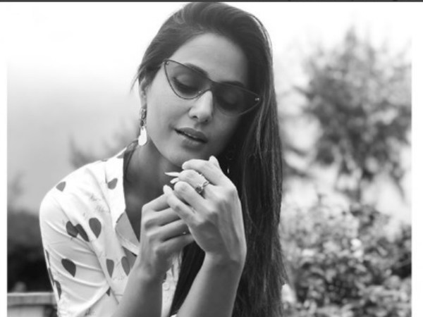 Hina Doesn’t Want To Get Associated With A Rival Channel! Hina Doesn’t Want To Get Associated With A Rival Channel!