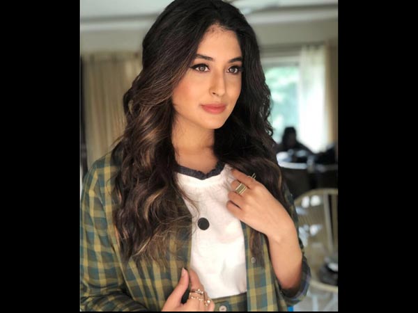 A lot of your contemporaries like Radhika Madan, Mouni Roy from the TV industry are also stepping into showbiz. Does that bring in a sense of competition for you?