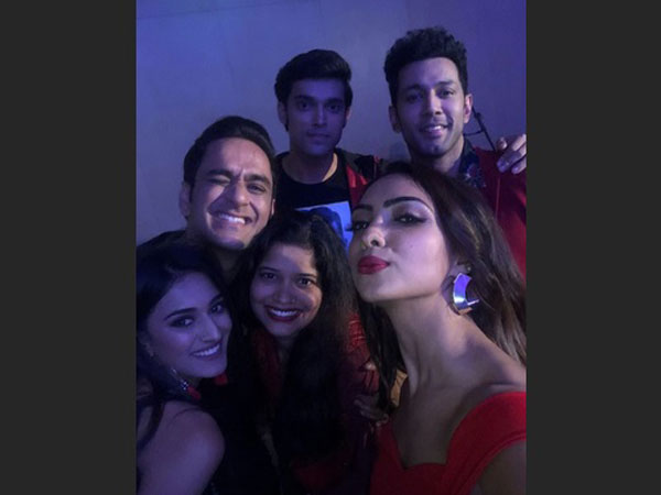 Pooja Banerjee With Her KZK Co-actors! Pooja Banerjee With Her KZK Co-actors!