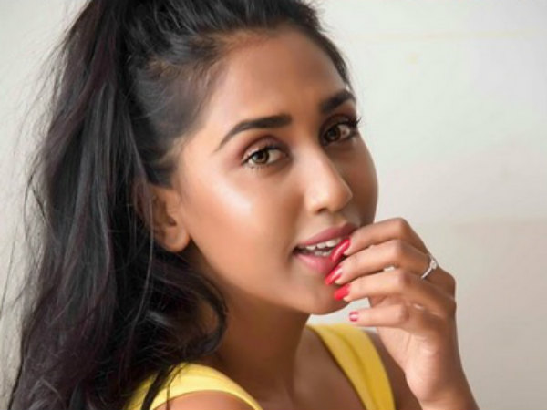 Scarlet Has Already Left For Lonavala! Scarlet Has Already Left For Lonavala!