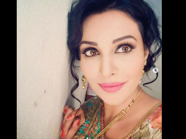 And.. That's How She Looks Like In Real Life! 