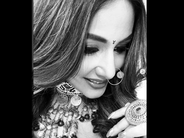 Komolika Enters Anurag's Life Komolika Enters Anurag's Life