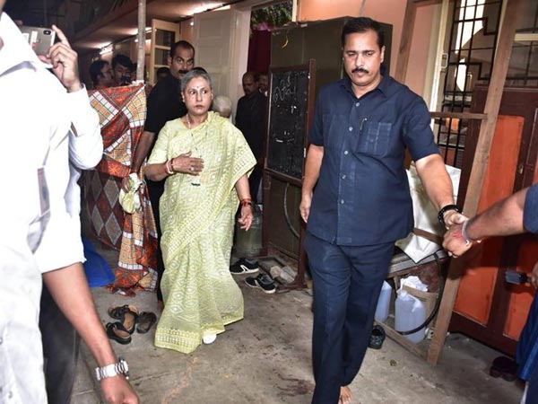 Jaya Kept Her Calm! Jaya Kept Her Calm!