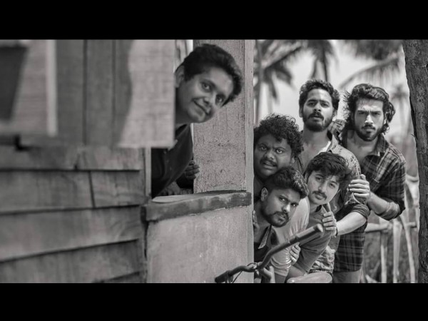 Kalidas Jayaram & Others Strike A Pose In This Photo From The Location Of His Next Movie!