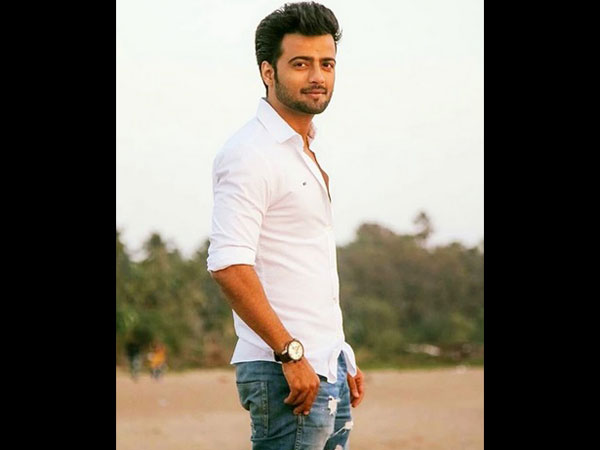 Manish Blasts Shivashish Manish Blasts Shivashish