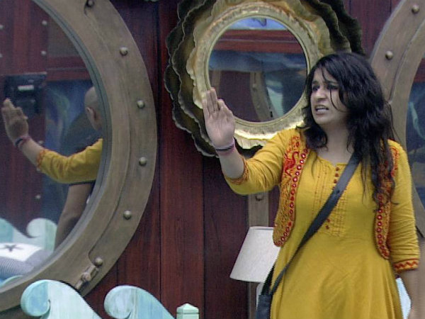 Inmates Target Romil & Surbhi