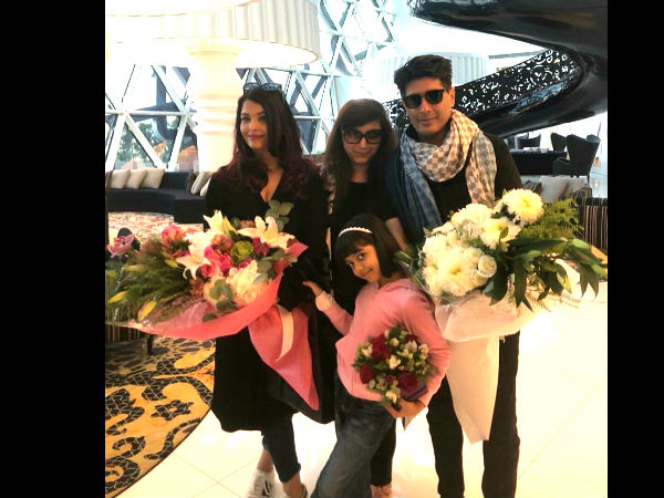 Aishwarya Is Accompanied By Aaradhya 