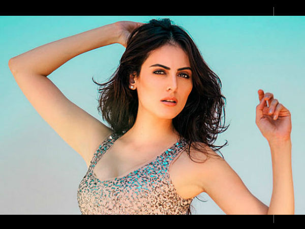 Mandana Sexually Harassed By This Film Director! Mandana Sexually Harassed By This Film Director!