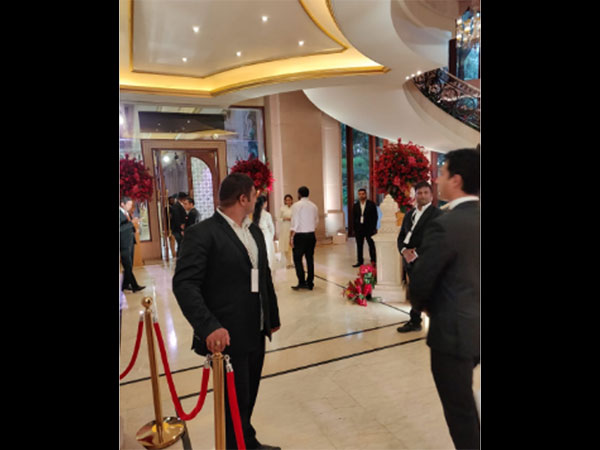 Red Roses Are All Around